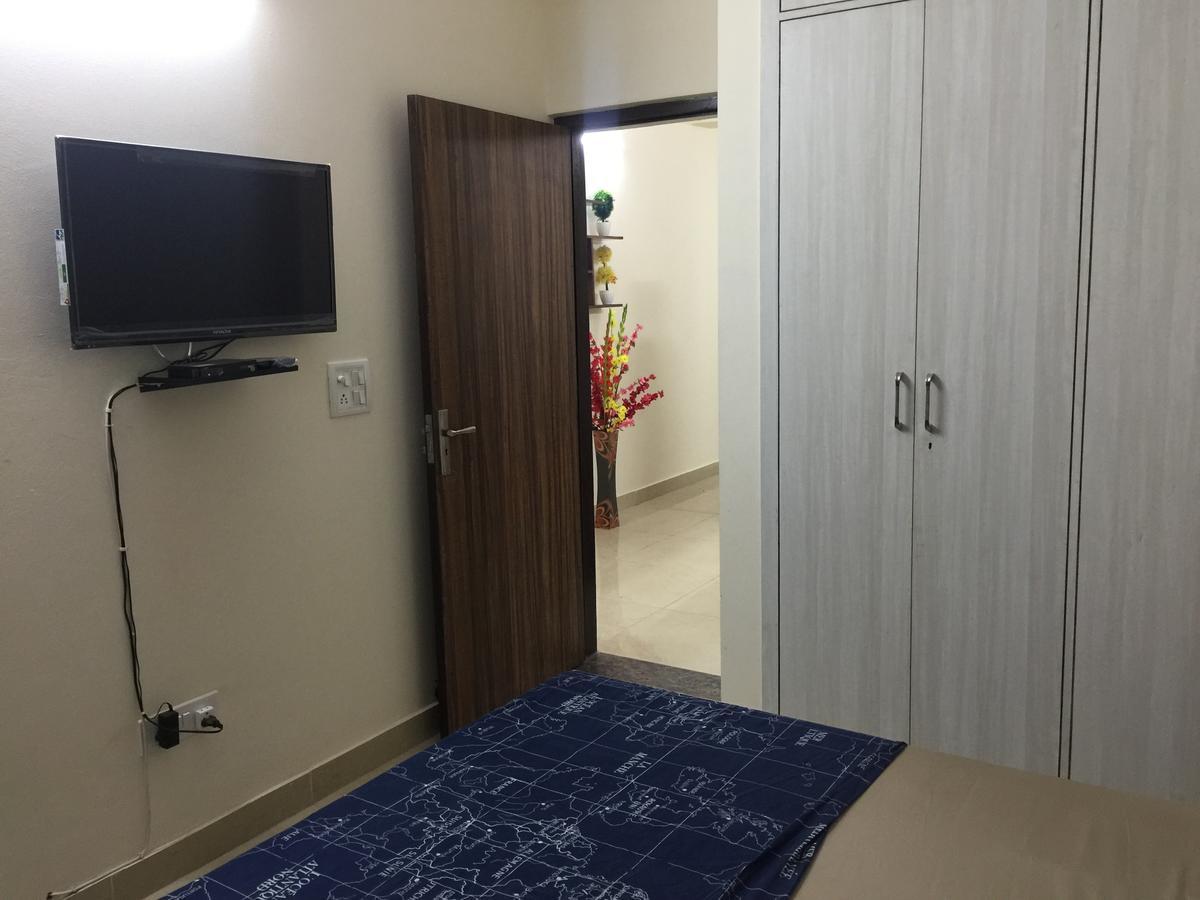 The Raveesh E24 - 2Bhk Serviced Apartment New Delhi Exterior photo