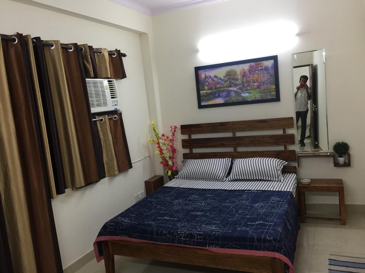 The Raveesh E24 - 2Bhk Serviced Apartment New Delhi Exterior photo