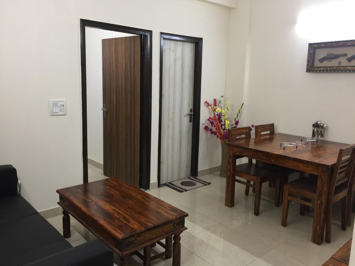 The Raveesh E24 - 2Bhk Serviced Apartment New Delhi Exterior photo