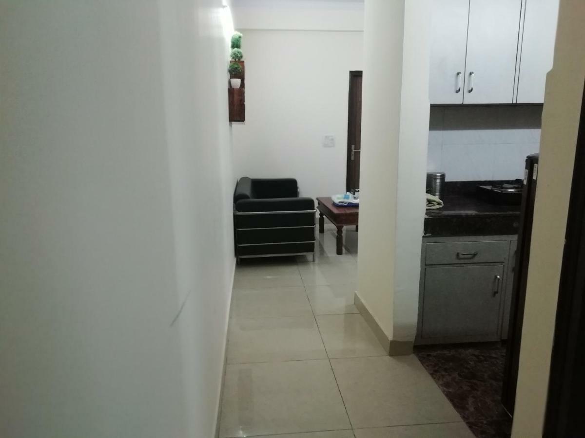 The Raveesh E24 - 2Bhk Serviced Apartment New Delhi Exterior photo