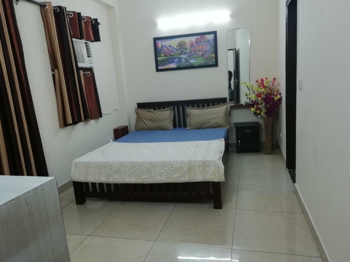 The Raveesh E24 - 2Bhk Serviced Apartment New Delhi Exterior photo